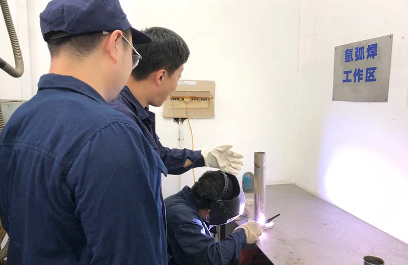 【師帶徒活動】&ldquo;師帶徒促成長 凝聚企業(yè)正能量&rdquo;系列報道之哈藥六廠&ldquo;師帶徒&rdquo;活動